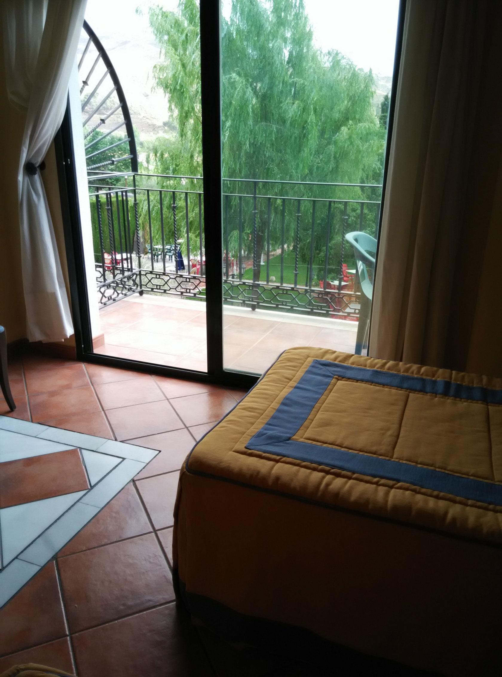 Hotel Calderon Cenes De La Vega Exterior photo
